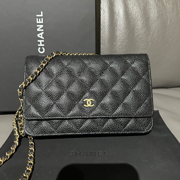 Chanel Wallet on chain - Picture 1 of 11